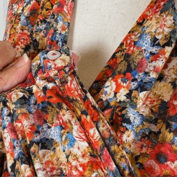 ZARA Floral Print Wrap Look Top High Low Hem Button or Roll Cuffs Size Medium - Picture 5 of 9